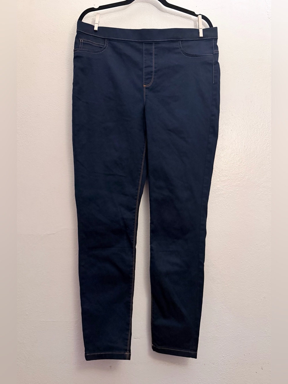 Dunne’s Stores Women’s Jeggings UK size 16 US size 12.  New without tags.